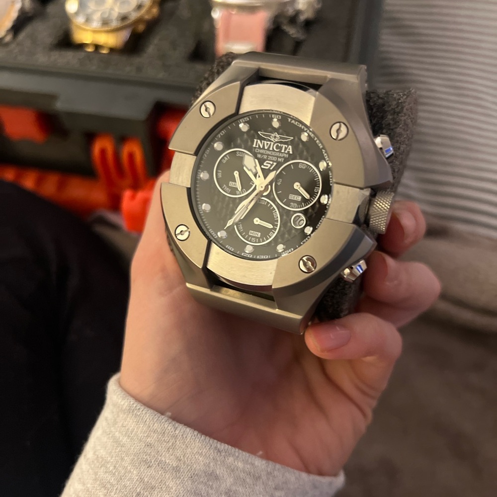 Invicta chronograph w/r 200 MT